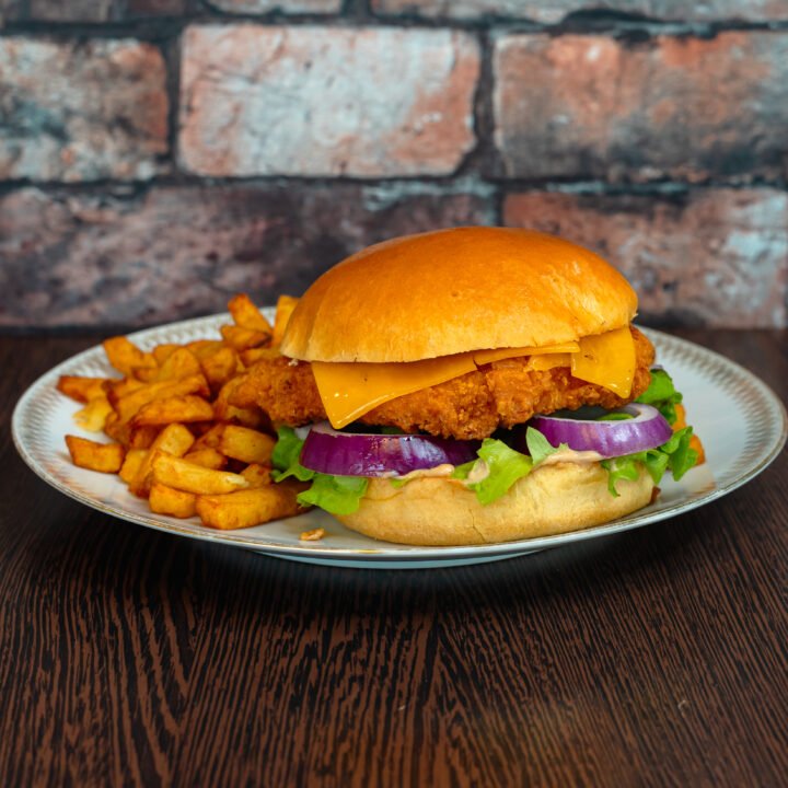 Burger de poulet frit